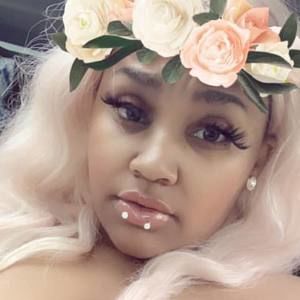 Meet your Posher, Esha